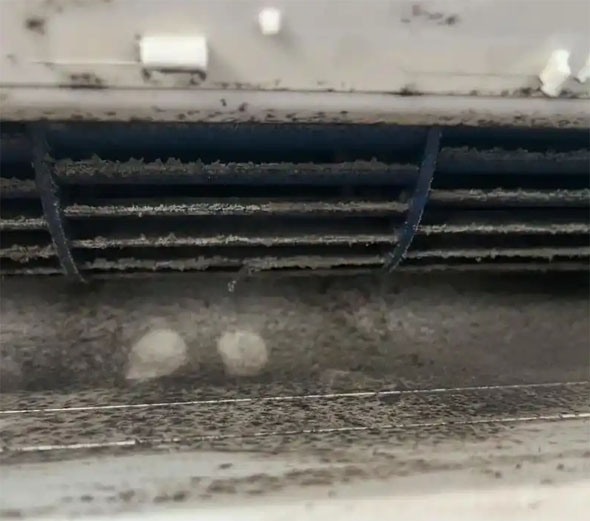 中卫市空调吹的风有股烧焦味是怎么回事